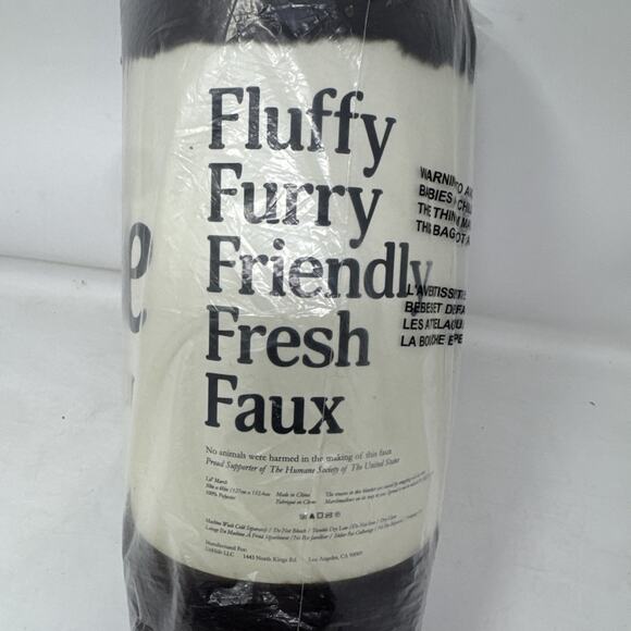 UnHide Lil’ Marsh For Love Not Fur Blanket in CHOCOLATE 50"x 60” - NEW in Pkg. - Picture 3 of 4